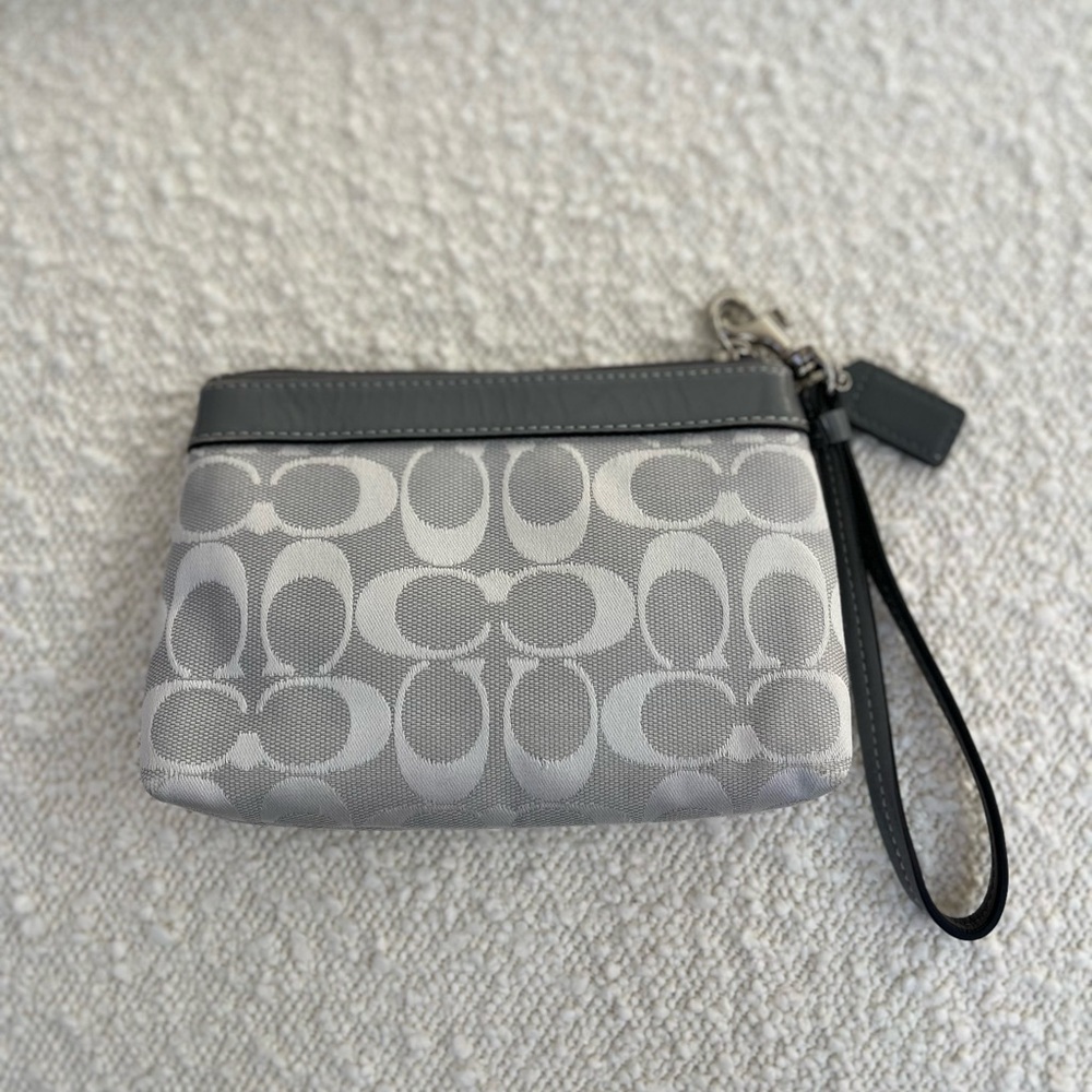 COACH wristlets cosmetic bag silver gray. Logo fabric leather trim AUTHENTIC! - Picture 2 of 6